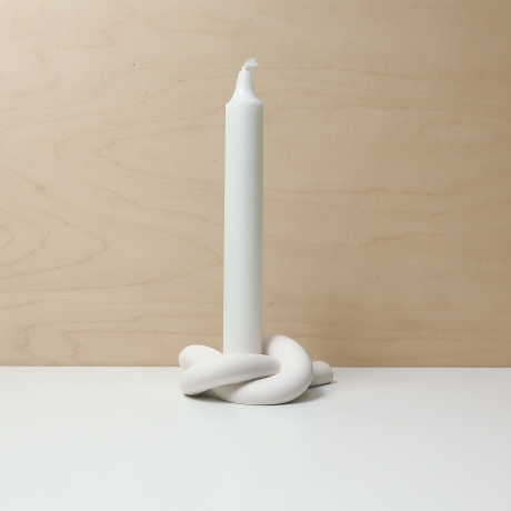 -30% KNOT WHITE CANDLESTICK