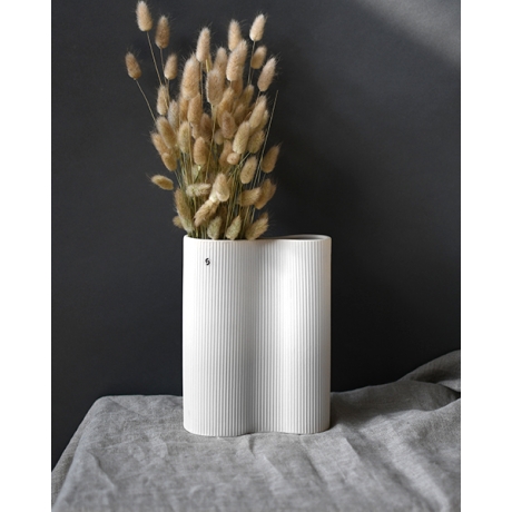 BUNN WHITE CERAMIC HAND MADE VASE