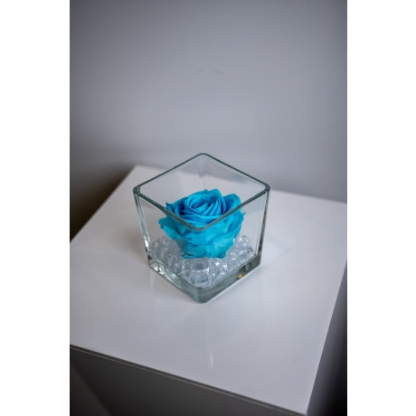 GLASS VASE WITH AQUAMARINE ROSE AND CRYSTALS (10x10 cm)