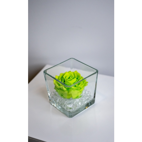 GLASS VASE WITH GREEN ROSE AND CRYSTALS (10x10 cm)
