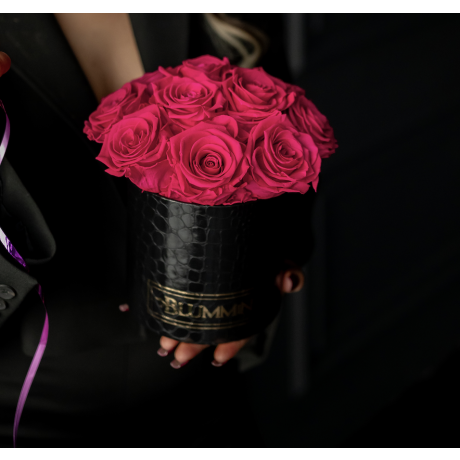  BOUQUET WITH 11 ROSES - SMALL BLACK LEATHER BOX WITH VIBRANT RED ROSES