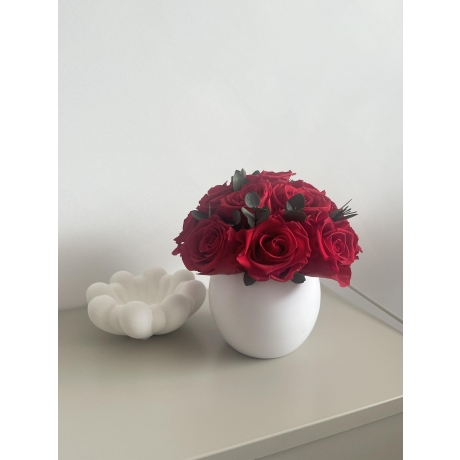 BOUQUET WITH VIBRANT RED ROSES & EUKALYPTUS IN WHITE CERMIC 