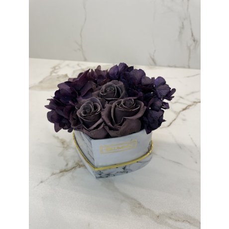 SÜDAMEKUJULINE LILLEKARP 3 DARK PURPLE ROOSIGA & KUIVATATUD HORTENSIAGA