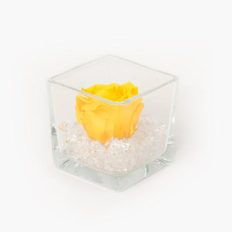 GLASS VASE WITH YELLOW ROSE AND CRYSTALS (8x8 cm)