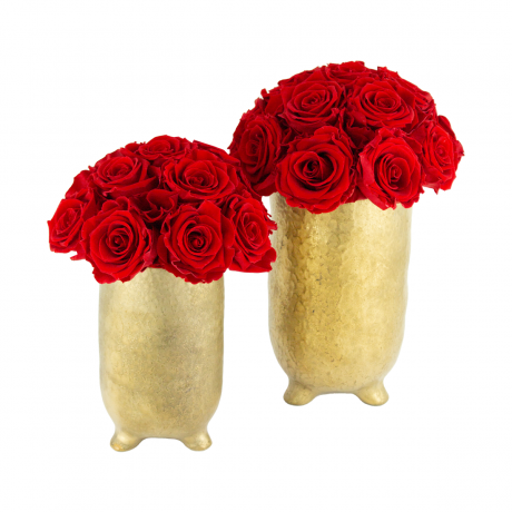 GOLDEN CERAMIC POT WITH VIBRANT RED ROSES