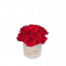 BOUQUET WITH 7 ROSES - MIDI CREAMY BOX WITH VIBRANT RED ROSES