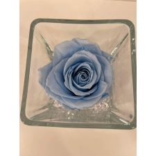 GLASS VASE WITH BABY BLUE ROSE AND CRYSTALS (10x10 cm)