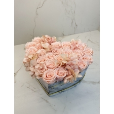 MARBLE FLOWER BOX WITH 21 ROSES AND DRYED HYDRANGEA