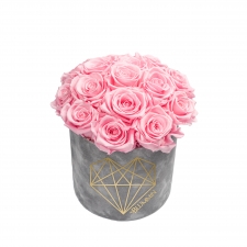  BOUQUET WITH 15 ROSES - MEDIUM LOVE LIGHT GREY VELVET BOX WITH BRIDAL PINK ROSES